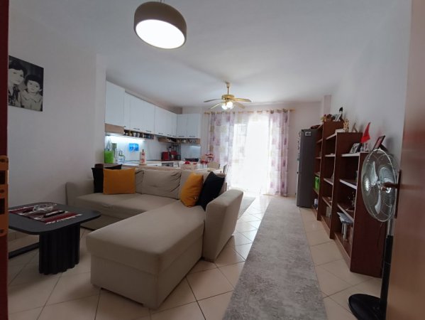 Tirane, shitet apartament 2+1+Ballkon Kati 2, 97 m² 130.000 € (Rruga Mahmut Allushi)