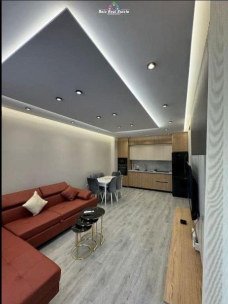Tirane, jepet me qera apartament 2+1+Ballkon Kati 1, 100 m² 700 € (marie kraja)
