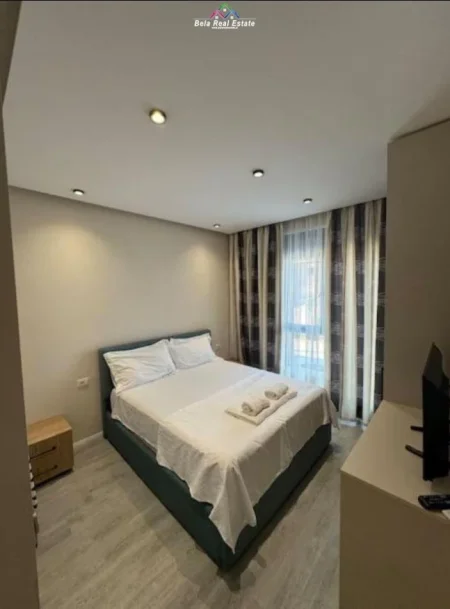 Tirane, jepet me qera apartament 2+1+Ballkon Kati 1, 100 m² 700 € (marie kraja)