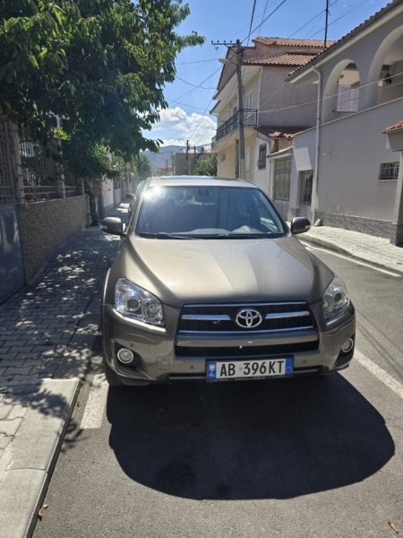 Korce, shes makine Toyota , Rav4 Nafte, kafe automatik Kondicioner 280.000 km 8.700 €