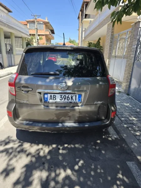Korce, shes makine Toyota , Rav4 Nafte, kafe automatik Kondicioner 280.000 km 8.700 €