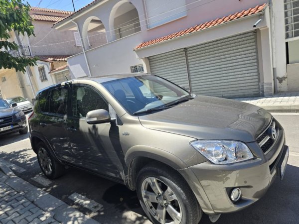 Korce, shes makine Toyota , Rav4 Nafte, kafe automatik Kondicioner 280.000 km 8.700 €