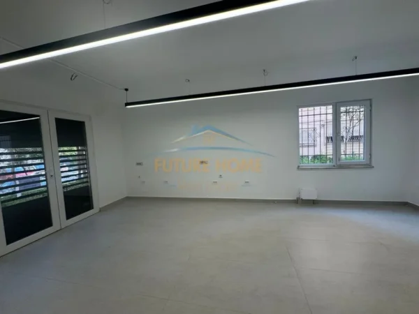 Tirane, jepet me qera ambjent biznesi Kati 0, 105 m² 1.500 € (Laprake)
