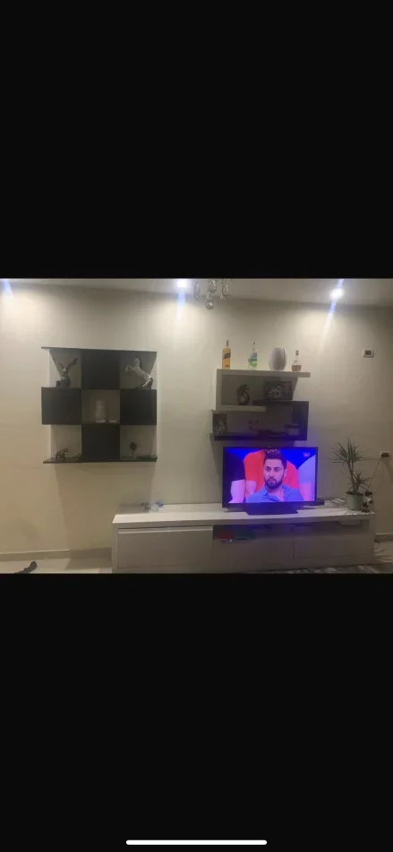 Tirane, jepet me qera apartament 1+1+Ballkon Kati 5, 74 m² 450 € (Rruga Teodor Keko)