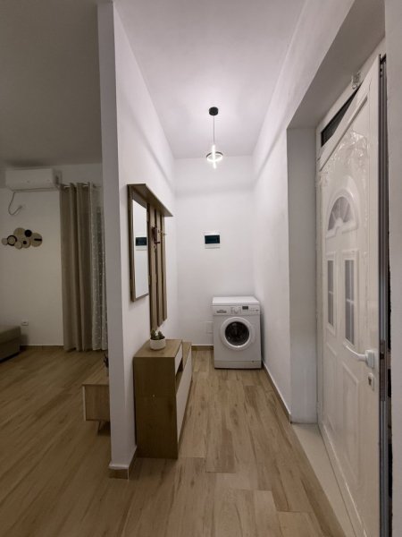 Tirane, jepet me qera nga Pronari, pa-komision shtepi 1+1+Ballkon Kati 1