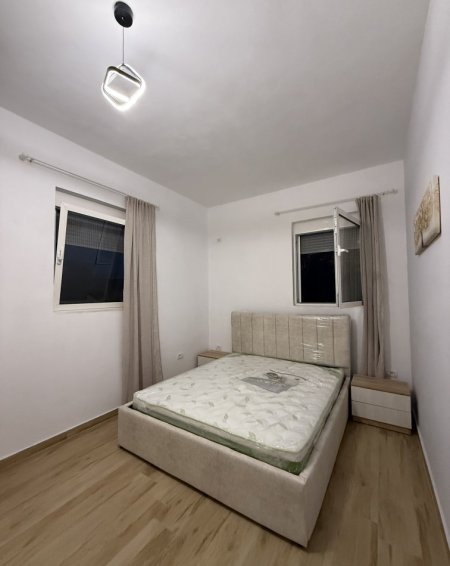 Tirane, jepet me qera nga Pronari, pa-komision shtepi 1+1+Ballkon Kati 1