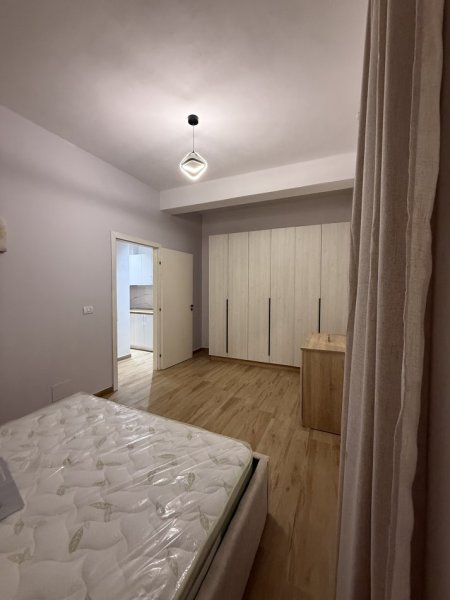 Tirane, jepet me qera nga Pronari, pa-komision shtepi 1+1+Ballkon Kati 1