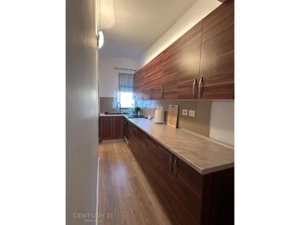 Tirane, shitet apartament 1+1 Kati 5, 69 m² 180.000 € (Myslym Shyri)