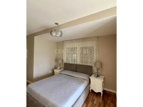 Tirane, jepet me qera apartament 1+1 Kati 5, 78 m² 750 € (Myslym Shyri)