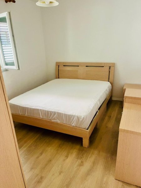 Tirane, jepet me qera shtepi 1+1 Kati 1, 58 m² 500 € (Qyteti Studenti/Rruga Jorgjia Truja)