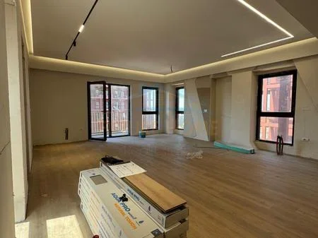 Tirane, jepet me qera apartament 2+1 Kati 14, 168 m² 160.000 € 