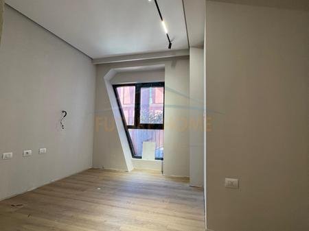 Tirane, jepet me qera apartament 2+1 Kati 14, 168 m² 160.000 € 