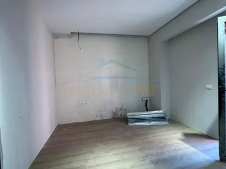 Tirane, jepet me qera apartament 2+1 Kati 14, 168 m² 160.000 € 