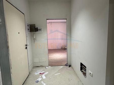 Tirane, jepet me qera apartament 2+1 Kati 14, 168 m² 160.000 € 