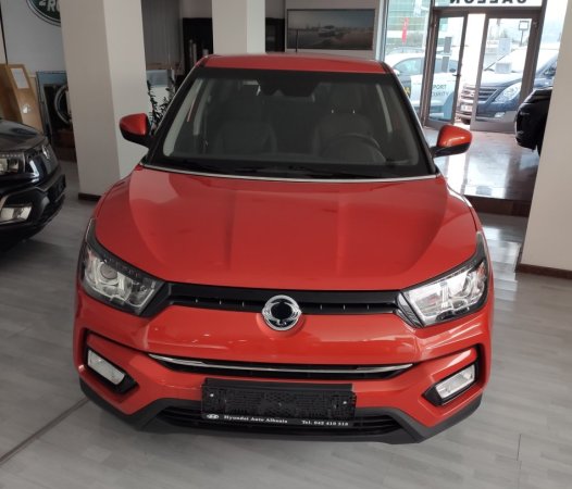 Tirane, shes SUV 1.6D Tivoli Nafte, portokalli automatik Kondicioner 62.298 km 11.990 €