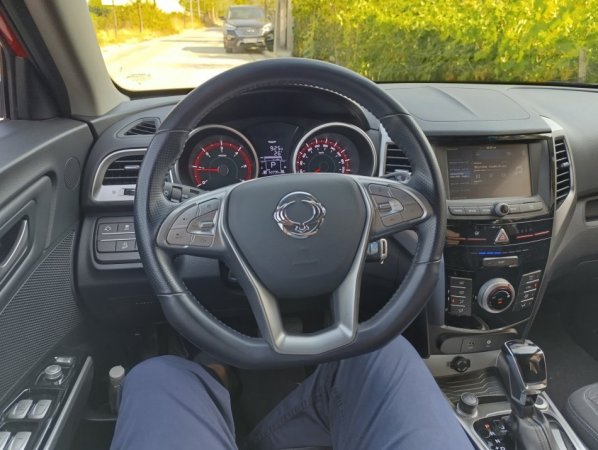 Tirane, shes SUV 1.6D Tivoli Nafte, portokalli automatik Kondicioner 62.298 km 11.990 €