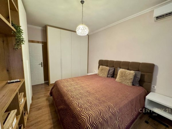 Tirane, jepet me qera apartament 2+1 Kati 3, 71 m² 700 € (Rruga e Bogdaneve)
