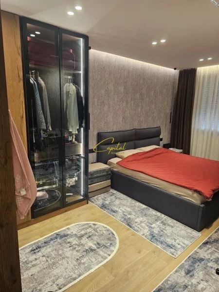 Tirane, jepet me qera apartament 2+1 Kati 5, 100 m² 700 € (ASTIR)