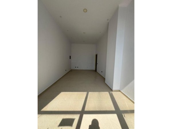 Tirane, jap me qera apartament 1+1 , 35 m² 300 € 
