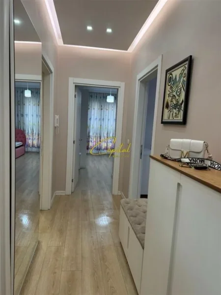 Tirane, jepet me qera apartament 2+1 Kati 3, 98 m² 750 € (CASA ITALIA)