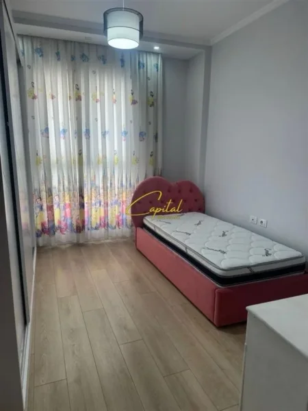 Tirane, jepet me qera apartament 2+1 Kati 3, 98 m² 750 € (CASA ITALIA)