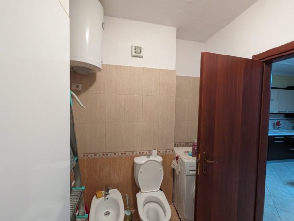 Tirane, jepet me qera apartament 3+1+Aneks+Ballkon Kati 6, 120 m² 500 € (Unaza e Madhe)