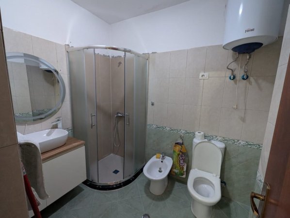 Tirane, jepet me qera apartament 3+1+Aneks+Ballkon Kati 6, 120 m² 500 € (Unaza e Madhe)