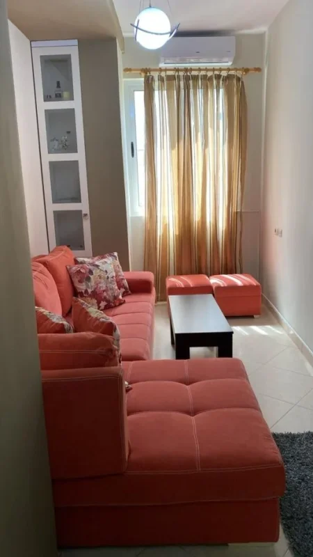 Tirane, jepet me qera apartament 1+1 Kati 3, 450 € 