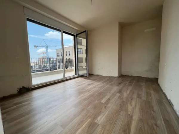Tirane, jepet me qera apartament 3+1+Ballkon Kati 8, 140 m² 600 € 