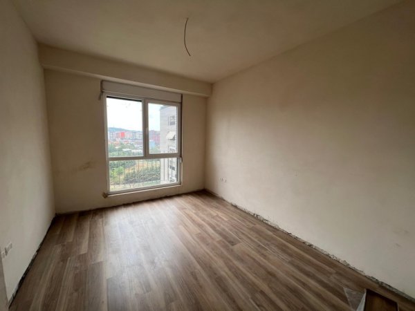 Tirane, jepet me qera apartament 3+1+Ballkon Kati 8, 140 m² 600 € 