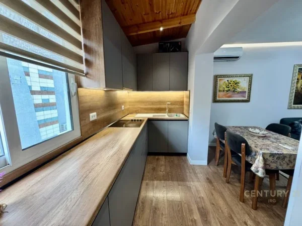 Tirane, jepet me qera apartament 2+1 Kati 3, 71 m² 700 € (Gjon Muzaku)