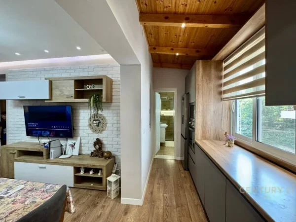 Tirane, jepet me qera apartament 2+1 Kati 3, 71 m² 700 € (Gjon Muzaku)