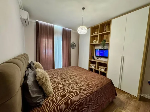 Tirane, jepet me qera apartament 2+1 Kati 3, 71 m² 700 € (Gjon Muzaku)