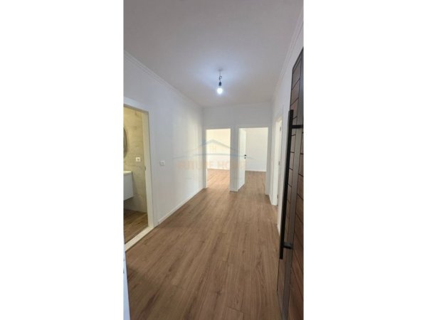 Tirane, shitet apartament 2+1 Kati 4, 73 m² 129.000 € (Xhamlliku)