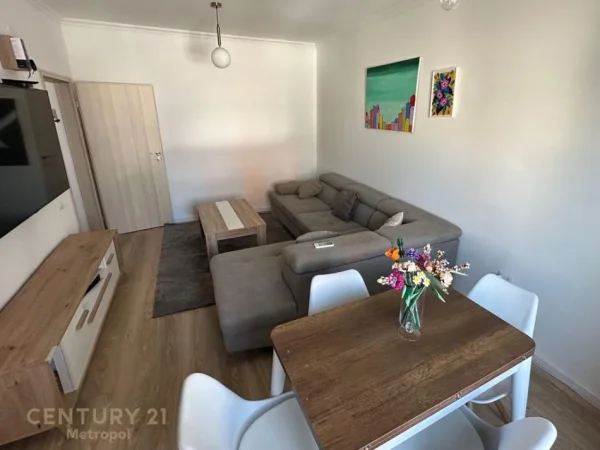 Tirane, shitet apartament 1+1 Kati 5, 69 m² 180.000 € (Myslym Shyr)