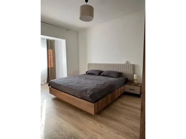 Tirane, shes apartament 1+1 Kati 5, 69 m² 180.000 € (Rruga Myslym Shyri)