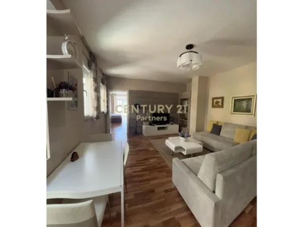 Tirane, jepet me qera apartament 1+1 Kati 5, 78 m² 750 € (MYSLYM SHYRI)