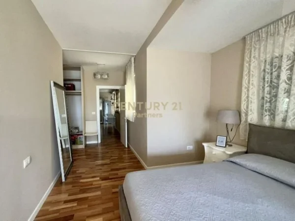 Tirane, jepet me qera apartament 1+1 Kati 5, 78 m² 750 € (MYSLYM SHYRI)