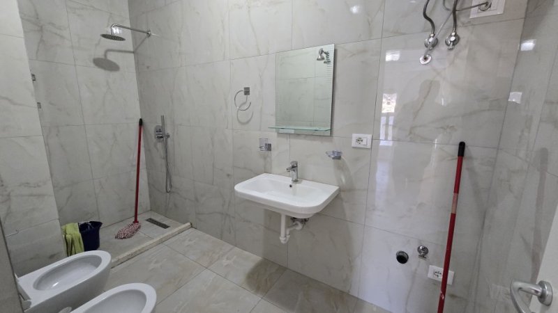Tirane, jap me qera apartament 1+1+Ballkon Kati 6, 55 m² 28.000leke AliDemi Kompleksi Mangalem 21