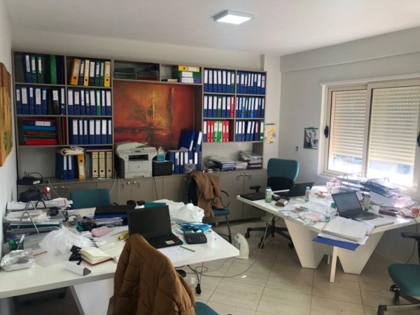 Tirane, jepet me qera zyre Kati 7, 105 m² 600 € (Rruga Jordan Misja)