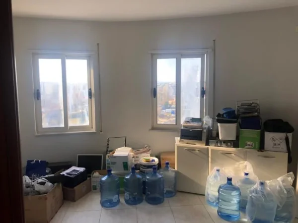 Tirane, jepet me qera zyre Kati 7, 105 m² 600 € (Rruga Jordan Misja)