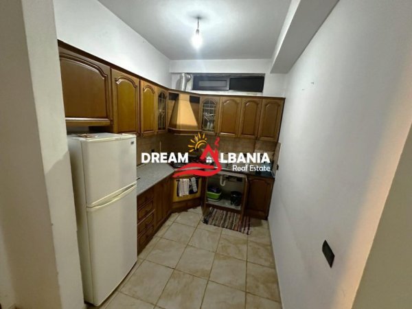 Tirane, jepet me qera apartament 3+1 , 100 m² 700 € (tek rruga Mine Peza)