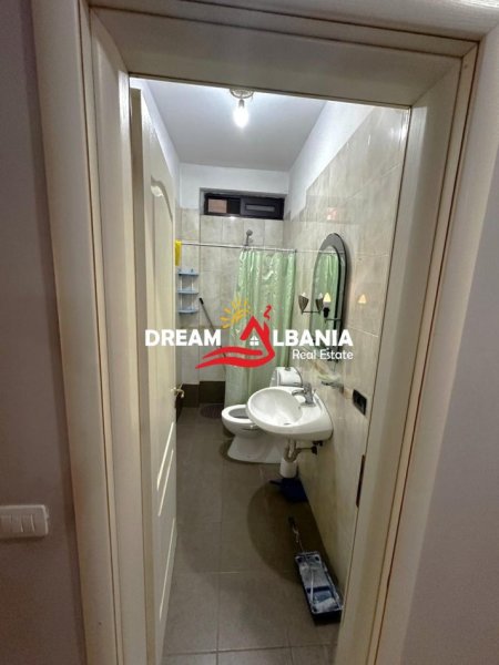 Tirane, jepet me qera apartament 3+1 , 100 m² 700 € (tek rruga Mine Peza)