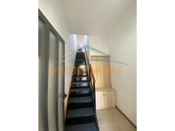 Tirane, jepet me qera apartament 2+1+Ballkon Kati 2, 120 m² 600 € (Mine Peza)
