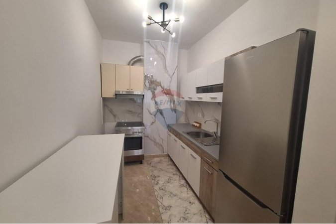 Tirane, jepet me qera apartament 1+1+Ballkon , 78 m² 500 € 