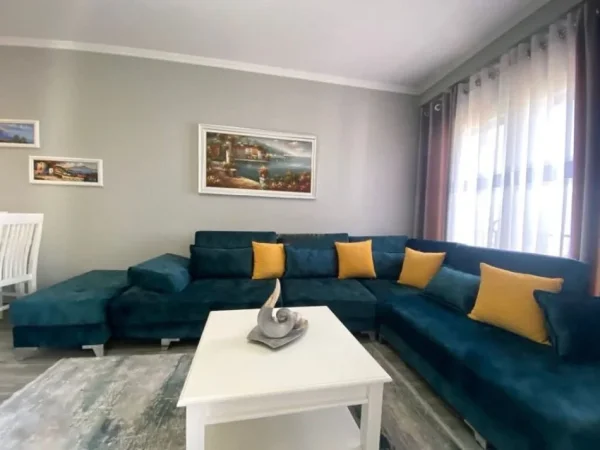 Tirane, jepet me qera apartament 1+1+Ballkon Kati 7, 60 m² 550 € (Kompleksi Vind)
