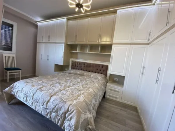 Tirane, jepet me qera apartament 1+1+Ballkon Kati 7, 60 m² 550 € (Kompleksi Vind)