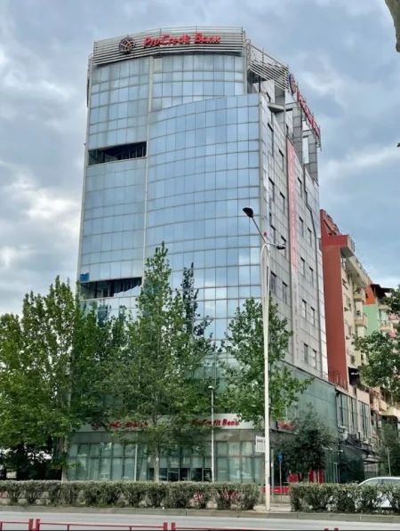 Tirane, shitet ambjent biznesi Kati 1, 104 m² 177.000 € 