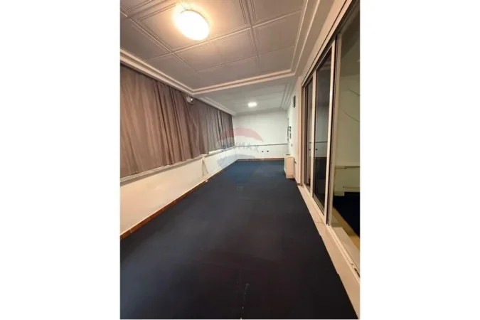 Tirane, jepet me qera zyre Kati 2, 180 m² 1.500 € 