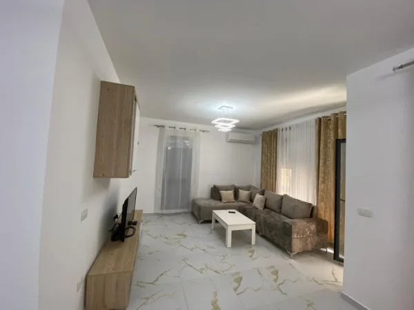 Tirane, jepet me qera apartament 2+1+Ballkon Kati 1, 120 m² 750 € 